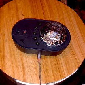 I’m selling this cool like projector u can shine on your roof and walls:)